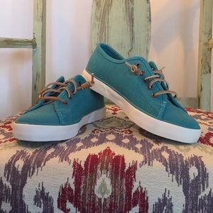 Teal Sperry sneakers size 7 new without box